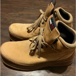 Vintage Tommy Hilfiger brown boots size 10m great condition